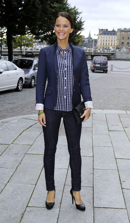 sofia-hellqvist-jeans-gingham-shirt-blazer