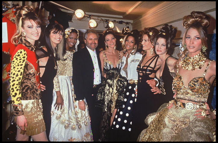 1993-gianni-versace-naomi-campbell-carla-bruni-karen-mulder-christy-turlington