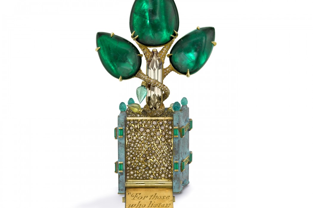 Brooch_The Emerald Tree Opened