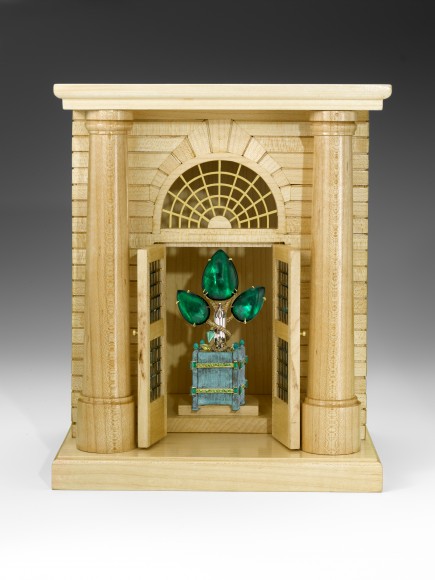 Brooch_The Emerald Tree in Box