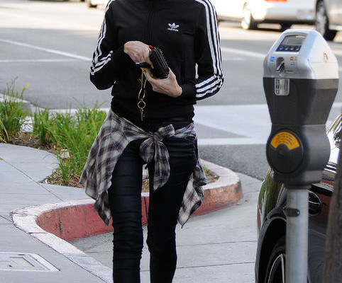 celebrity-athleisure-gwen-stefani-h724