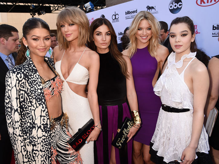 taylor-swift-zendaya-friends-squad-w724
